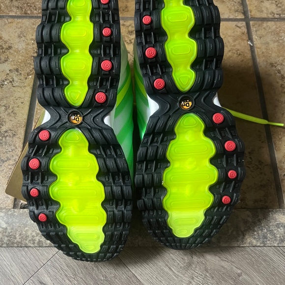 Nike AirMax Dn8 size 8 (new with tags!) - Picture 2 of 4